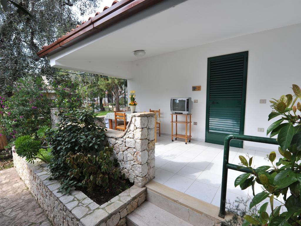 Camping Village Degli Ulivi Mattinata Bilik gambar